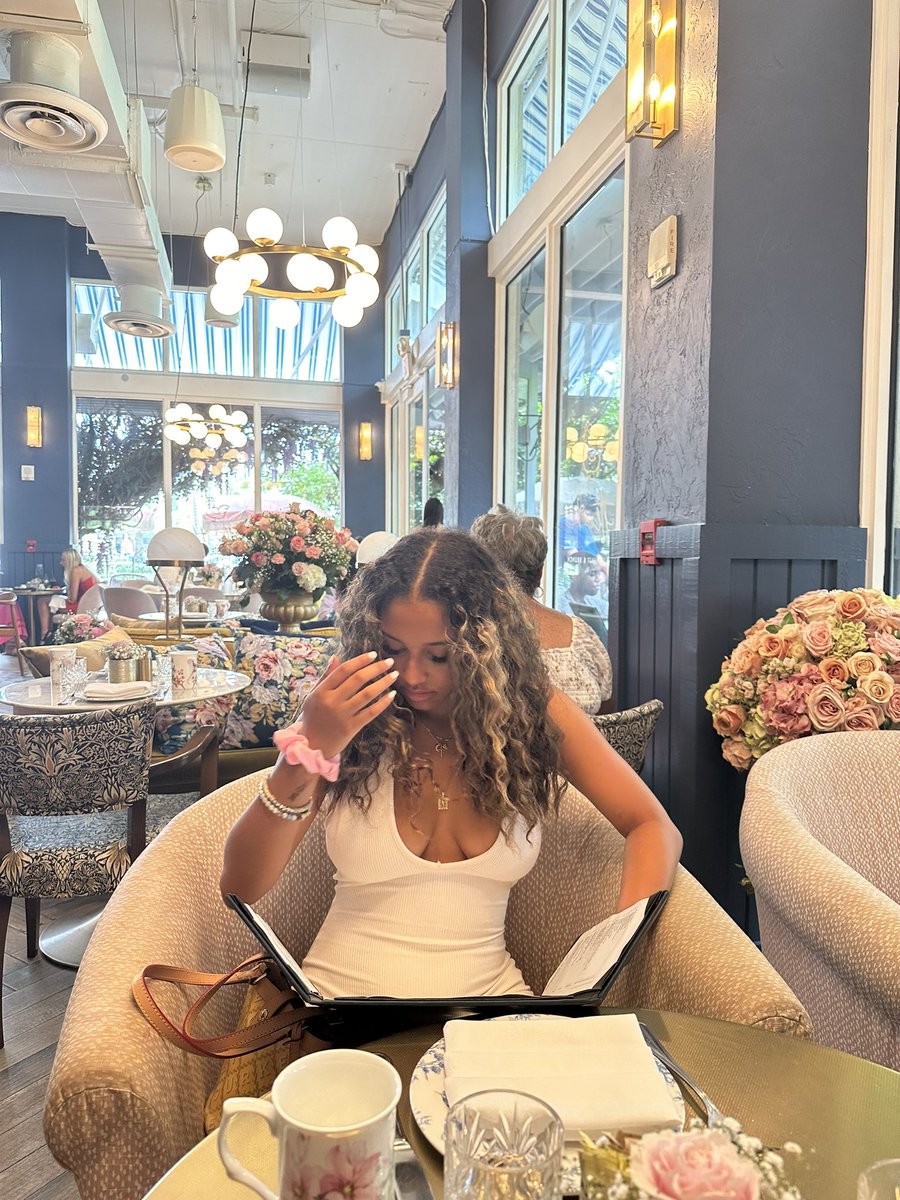 Alexandia💋 tweet media