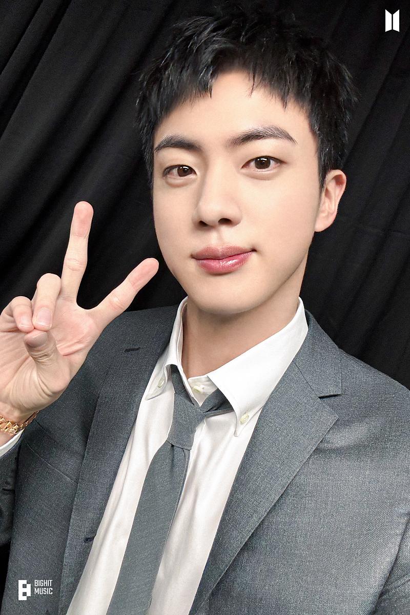 seokjin_updates's tweet photo. Hello ! JIN UPDATES have currently reached 30K followers. Thank you for all your support and love. We promise to keep working hard for our Kim seokjin <3 https://t.co/6sN8shMlbB