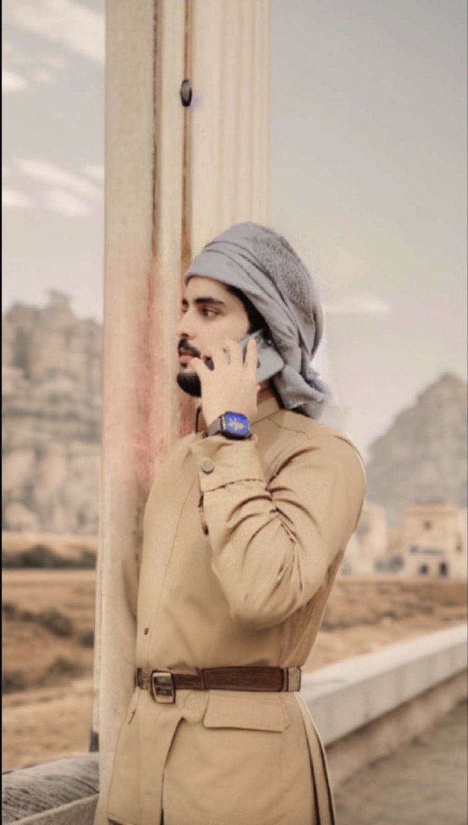 يامرهف الحس يازين الدلع والطبوع
خل المشاريه تقعد لعنبو جدها 

ولاعاد تحسب بطاي من الاحد لربوع
انا على ارض الوطن والوذ عن حدها 

اقوم قومت جري وانطح كبار الجموع 
واخصامنا فاللقى ناطا على خدها 

قاعد الجافل