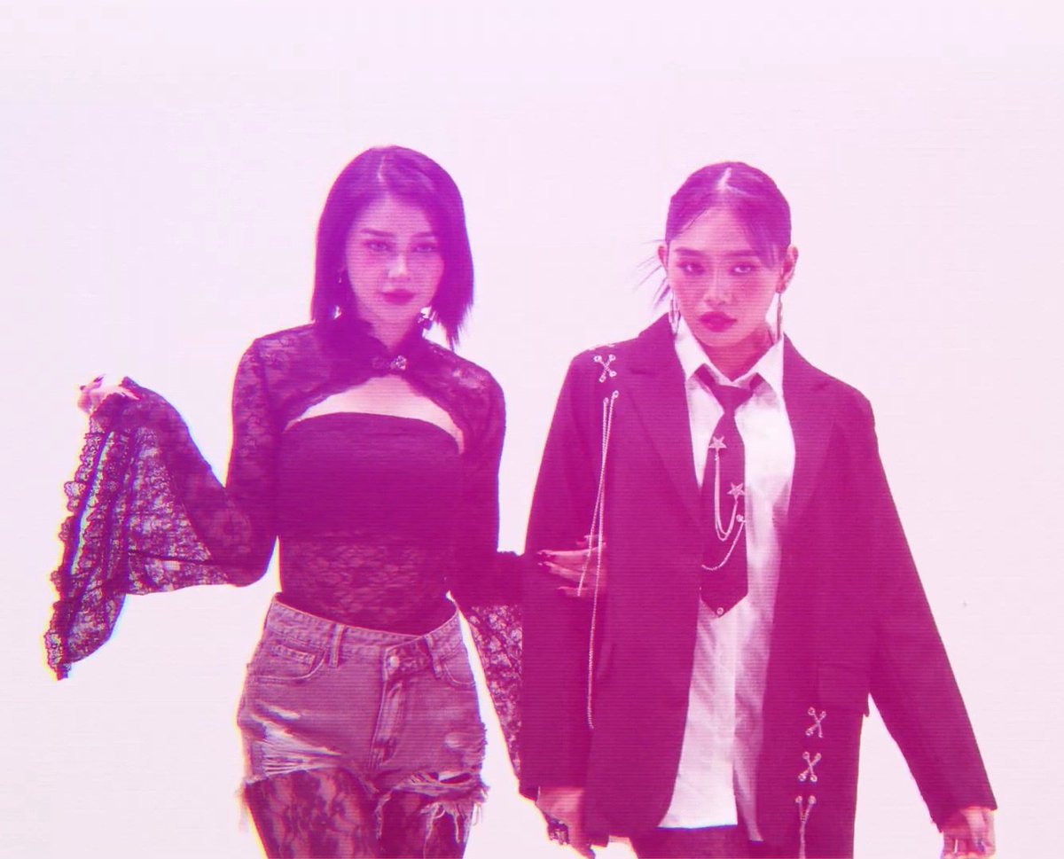 mynamehurts00's tweet photo. #G22 #G22AJ #G22Alfea #AJEA #G22_IHateBoys https://t.co/eIC0L7FFk7