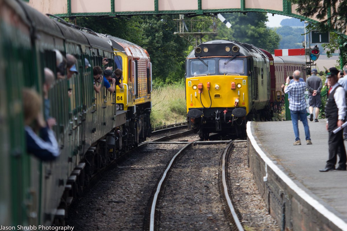 StrenwickPark's tweet photo. Everyone loves a #class50 🤩😍🤪#Thunderer @Watercress_Line #Dieselgala #preservedrailways #heritagerailways https://t.co/MP0zPsVZQk