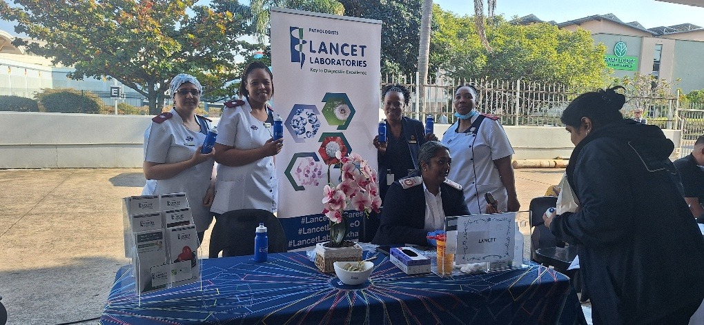 LancetLab_ZA's tweet photo. Lancet Lab @ Netcare Umhlanga Hospital, Durban, KZN. Wellness day, point of care testing provided to the community.
#LancetLabCares
#LancetLabSiyakhathala
#LancetLabGeeOm
#LancetLabReaKgathala
#LancetLabSiyaninakekela
#KeyToDiagnosticExcellence https://t.co/eTd1PswWnw