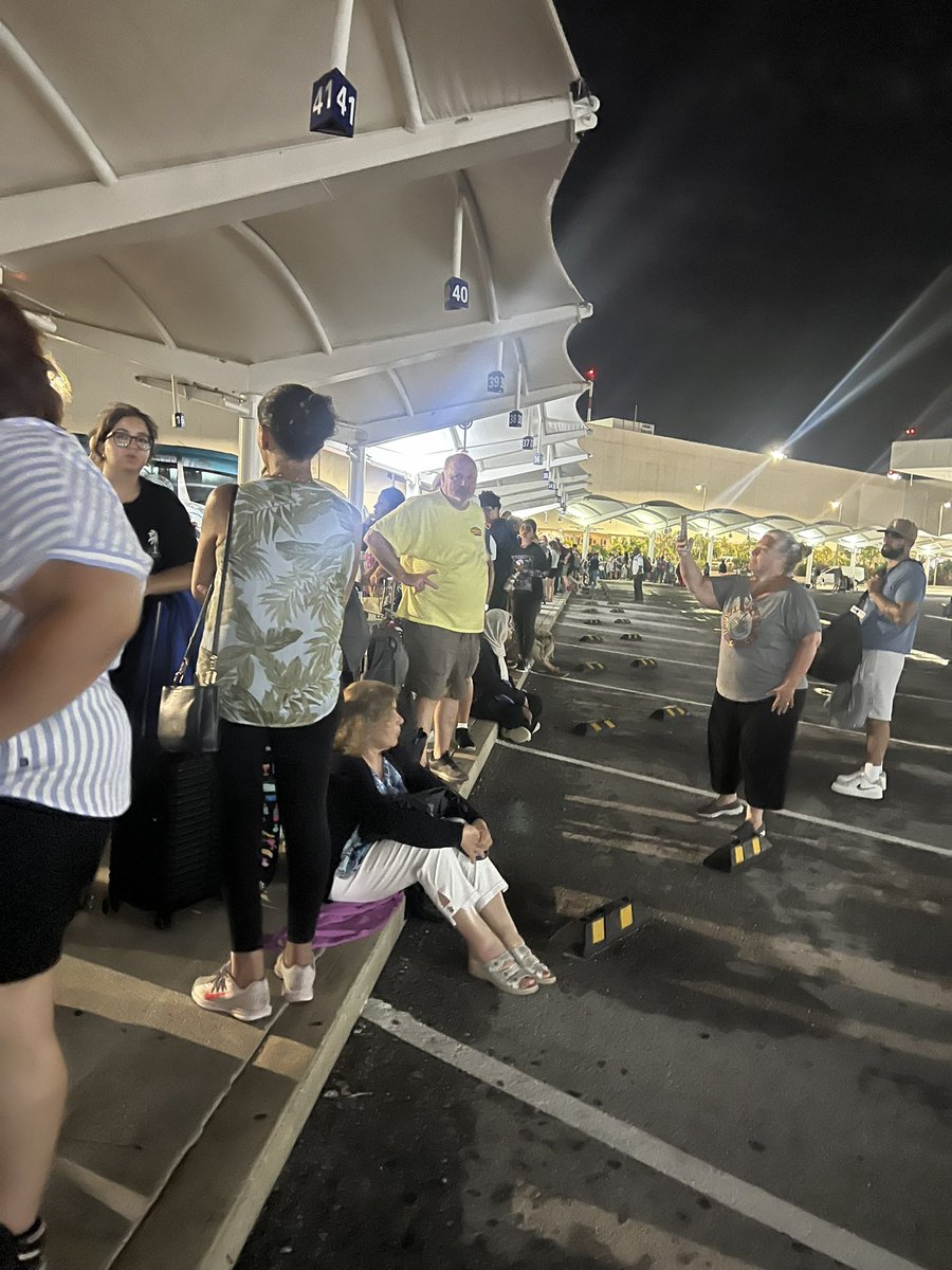 Liz__105's tweet photo. @united left us stranded at @Cancun_Airport They canceled our flight at 11:25pm (flight was supposed to be at 3:30pm) and it’s 1:42AM there’s still hundreds of people outside with no updates, no buses, no water or food. https://t.co/OEVzY0lyta