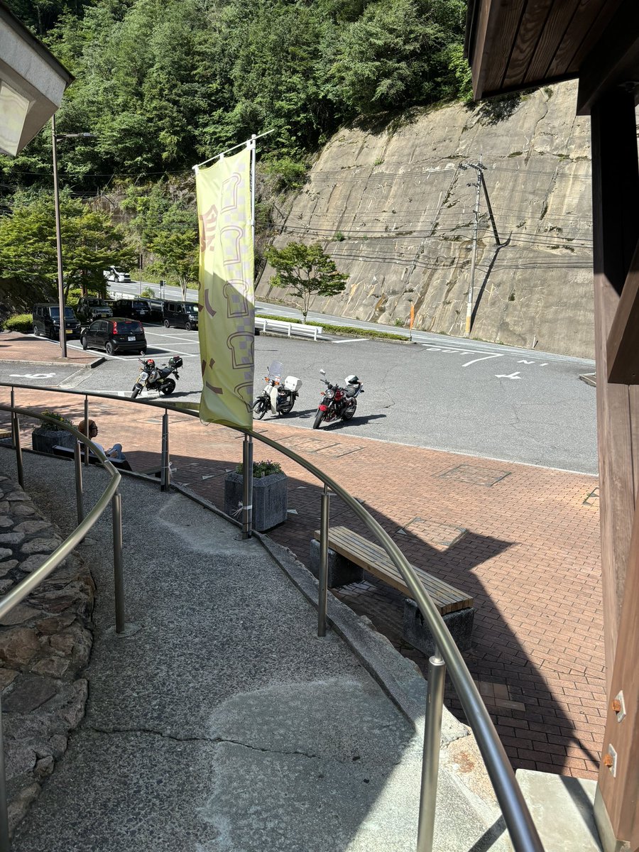 tetsugam's tweet photo. 余裕で暑い
一瞬の気の迷いを後悔してる https://t.co/Ek60hV75kE