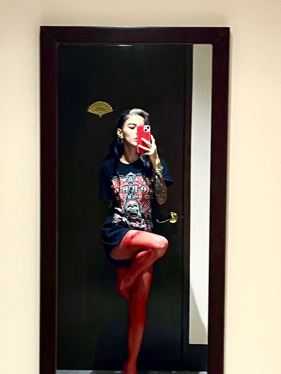 lamariadevil's tweet photo. Amé el look 💋✨
#MCNTD #familiatatuada #stylediary #styleinspiration #style #contenido #foryou #fyp #inspo #fashionstyle #fashion #fashionable #fashionista #inspofashion #moda #ootd #stilettos #medias #fashionstylist #tattooed #lgbtq #cdmx https://t.co/RUMx0OD75b