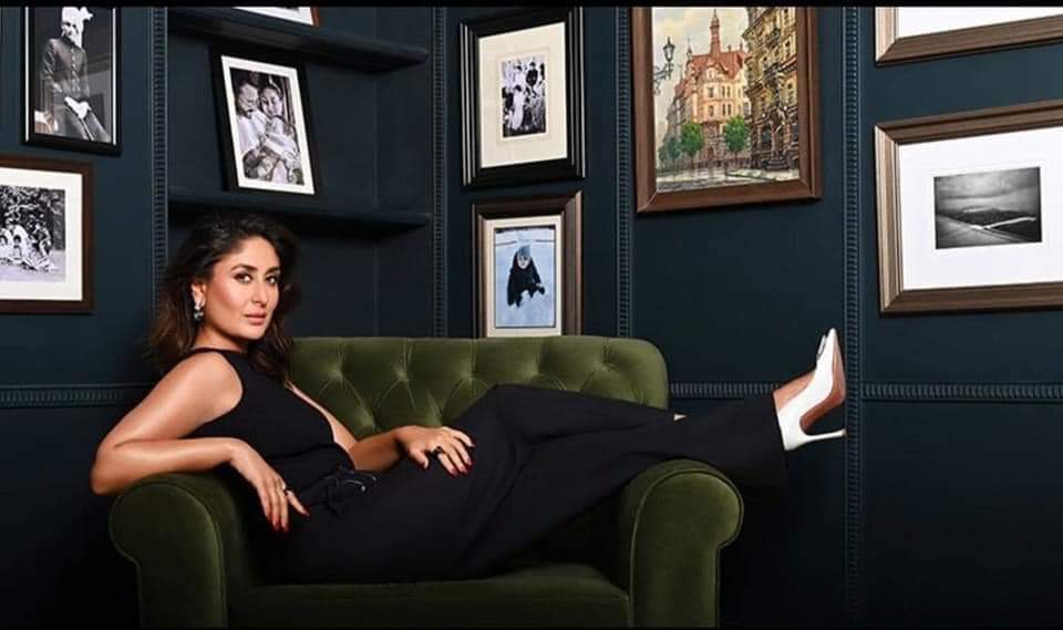 bollywood__fanz's tweet photo. جديد الكوين #KareenaKapoorKhan على غلاف مجلة #TheWeekMagazine ❤️❤️ https://t.co/x8gNlKNR4V