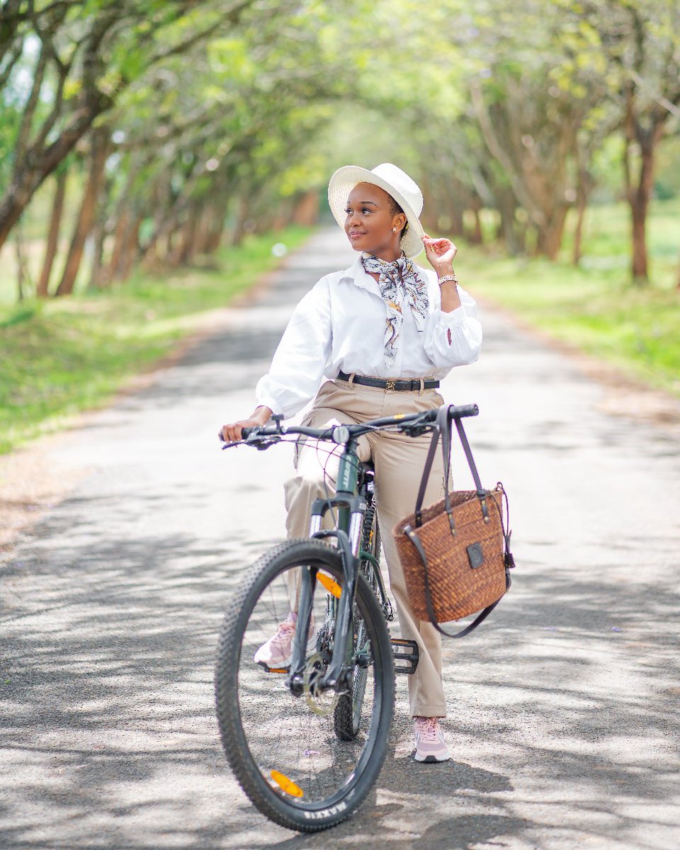 FairmontMtKenya's tweet image. Explore the beauty of Fairmont Mount Kenya Safari Club on two wheels! 🚴‍♂️ Immerse yourself in nature's splendor as you cycle through our stunning property, where every turn offers a new adventure. 

@FairmontHotels 

#fairmontmoments #stayiconic #all_mea #laikipia