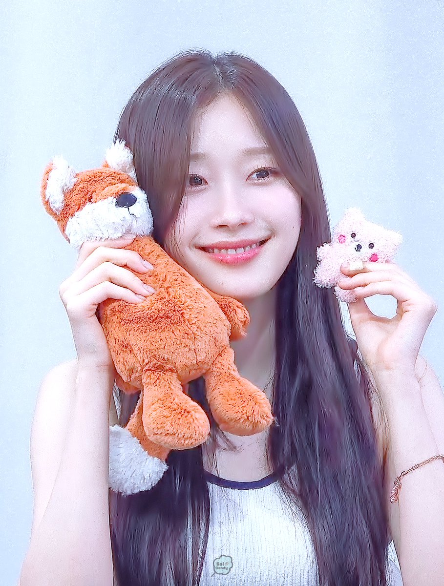 Sol_Candy_'s tweet photo. 240718 에버라인 팬사인회 채솔🦊(2)

채솔이가 두 명🦊🦊(˶• ﻌ •˶)

#시그니처 #cignature #채솔 #chaesol https://t.co/XlIHIU5Oh8