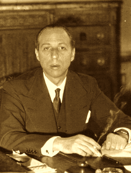 Engagé volontaire à 17 ans en 1915, il avait juste demandé une permission pour... passer son bac.Député en 1940, il insiste pour partir au front. Résistant de la 1re heure,il est pris, condamné,mais il s'évade, gagne Londres et meurt d'épuisement le 20 juillet 1944. Pierre Viénot