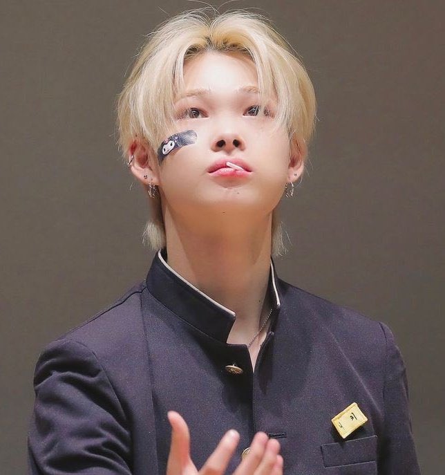 — restarting [ day 5 ]

hii ! I’m Scarlett 💫

not new to #stantwt &amp; #kpoptwt !
lookin’ for moots tht are interactive 
 
— she/her, intp-t, scorpio, minor, multistan
— mostly #NCT #ENHYPEN #aespa

🤍 any fandoms is welcome !! 

highly appreciated if you ♡ / ↻