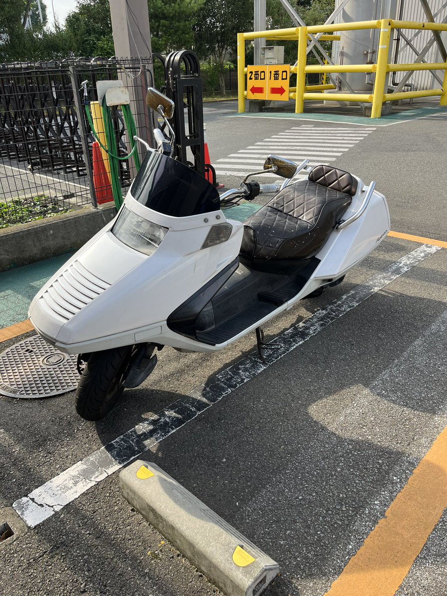 daaaaadayo's tweet photo. 誰か買わないかなぁ？
いくらなら売れるかなぁ🤔 https://t.co/w1e2iZw3iG