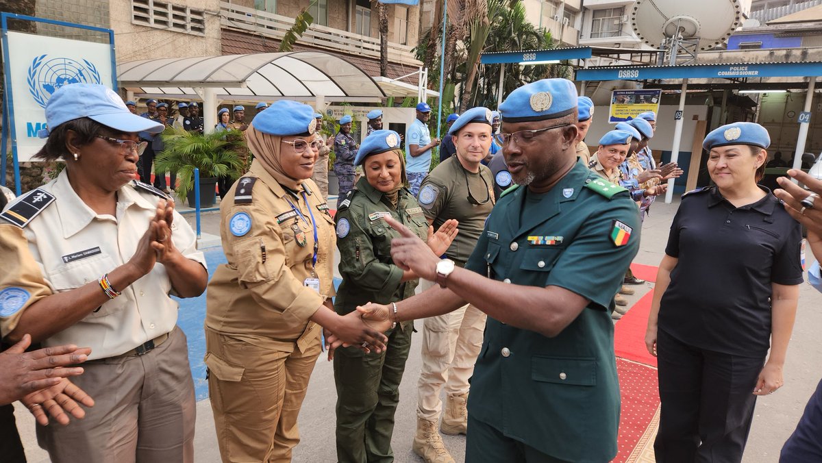 MonuscoPolice's tweet photo. Après trois et demi de service à la tête de la @MonuscoPolice ,le général @berethem est arrivé à la fin de son mandat. Le tapis a été déroulé à son honneur pour avoir été un chef qui a su nous montrer que le succès se trouve dans le travail en équipe et la persévérance. @UNPOL https://t.co/ifXVrPcihY