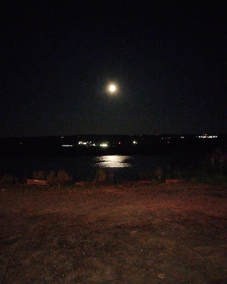 The full moon 🌕 was so beautiful shining on the river this evening ✨.#portpubandbistro #fullmoonenergy #cornwallisriver