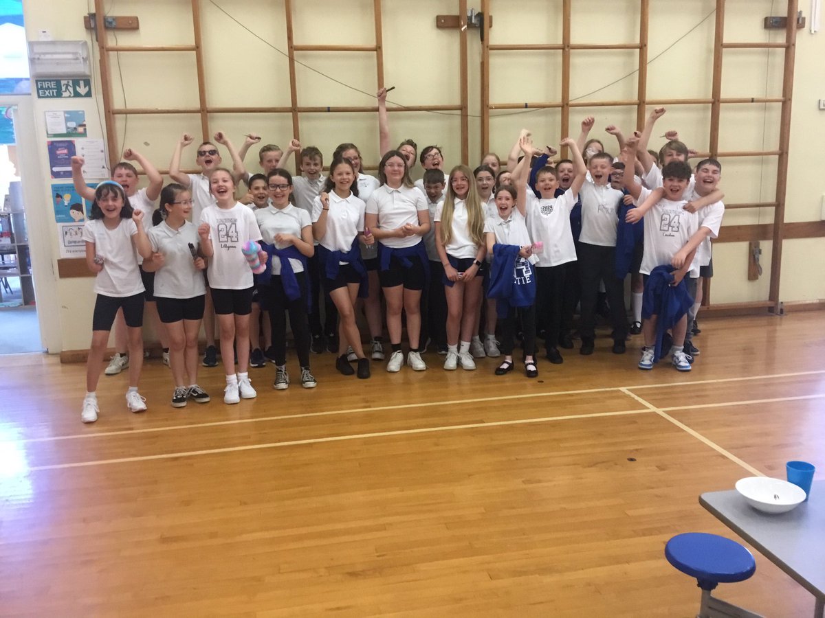 year6Hunmanby's tweet photo. Thanks you so much for your gifts and kind words. Great Year 6, sorry to see them go. I hope you look back fondly on your final year with us. Have a great summer and a smooth and happy transition in September. Goodbye and good luck. https://t.co/VSWUlyHiwT