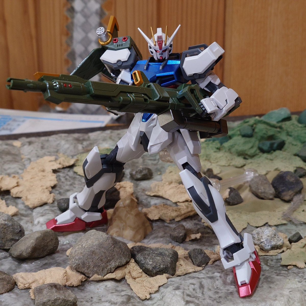 antyo7's tweet photo. ポージングむっずっ
動かす度にパーツが、ポロりする

#ガンプラ初心者 https://t.co/jyTaMoMELv