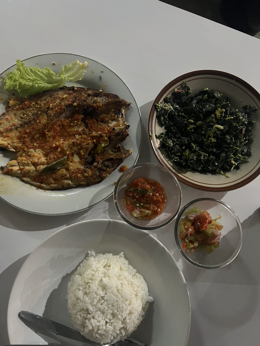 apipong_'s tweet photo. Dulu nonton, makan dan jalan sendirian oke oke aja ga masalah. Skrg ga asik bgt jalan tanpa si mas mas india :’( https://t.co/gweDaCGV0r