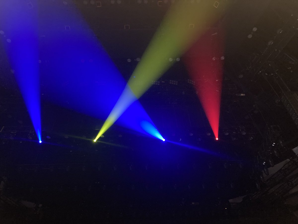 LA12172's tweet photo. ミスチルLIVEー！！！！
in広島✨
#Mr.Children
#ミスターチルドレン
#ライブ https://t.co/nI9wyBkOr0