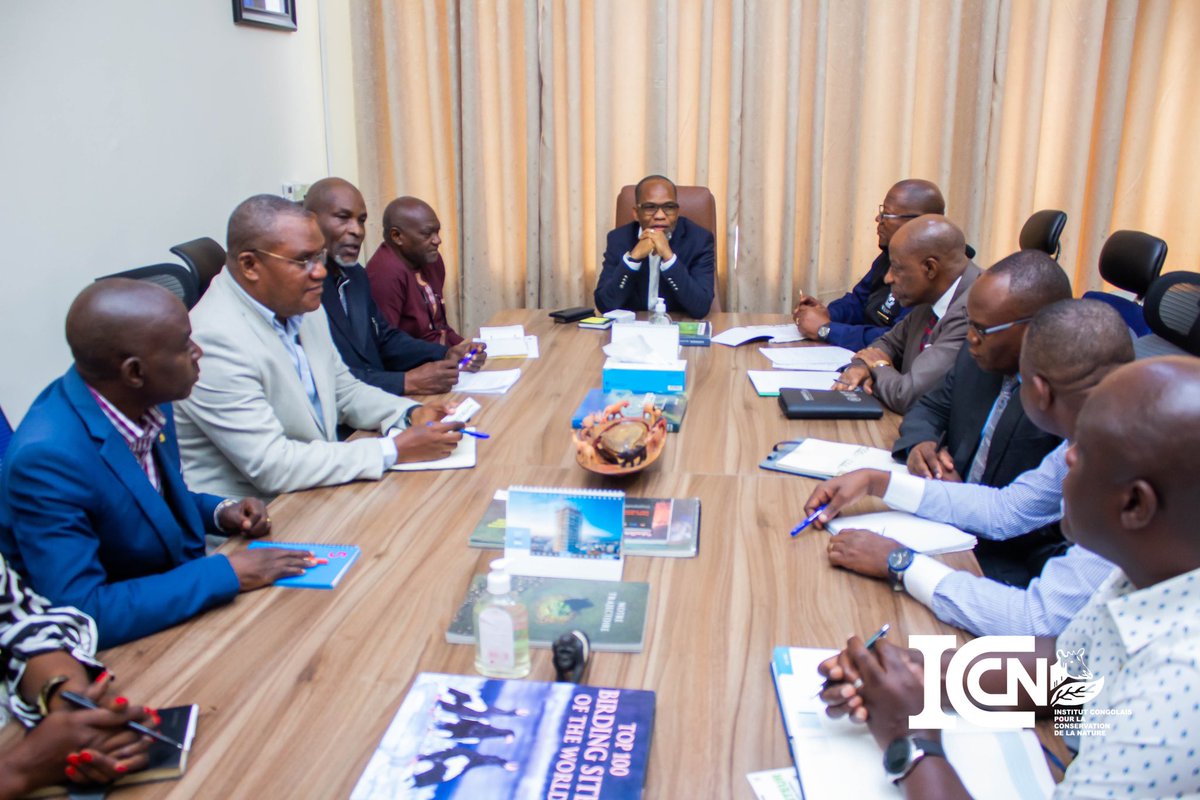 IccnRdc's tweet photo. ICCN et INTERPOL en entretien
Le DG de l’ICCN @ngangay_y a eu un échange fructueux sur les questions liées à la criminalité faunique et floristique, vendredi 19 juillet dans son cabinet. 
Avec la délégation de l’accord de Lusaka et les responsables de l’INTERPOL en RDC (1/2) https://t.co/WKdvB8OpWi