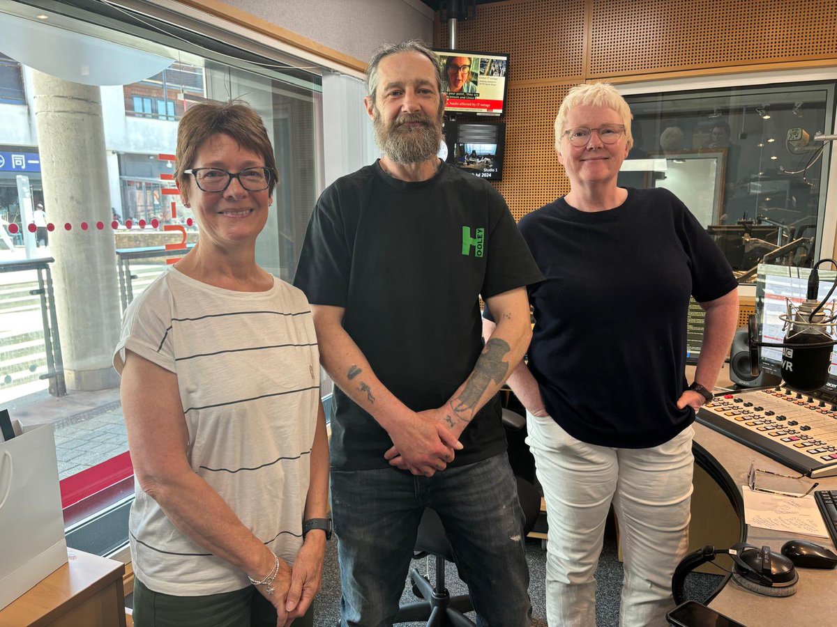ReadEasyMW's tweet image. Vic Minett interviewed one of our readers, Rick, and our team leader, Vicky, on her show yesterday 📻 

Thank you so much to @BBCCWR for highlighting the issue of adult literacy and for showing that learning to read as an adult can transform lives 📚

#adultliteracy #learntoread