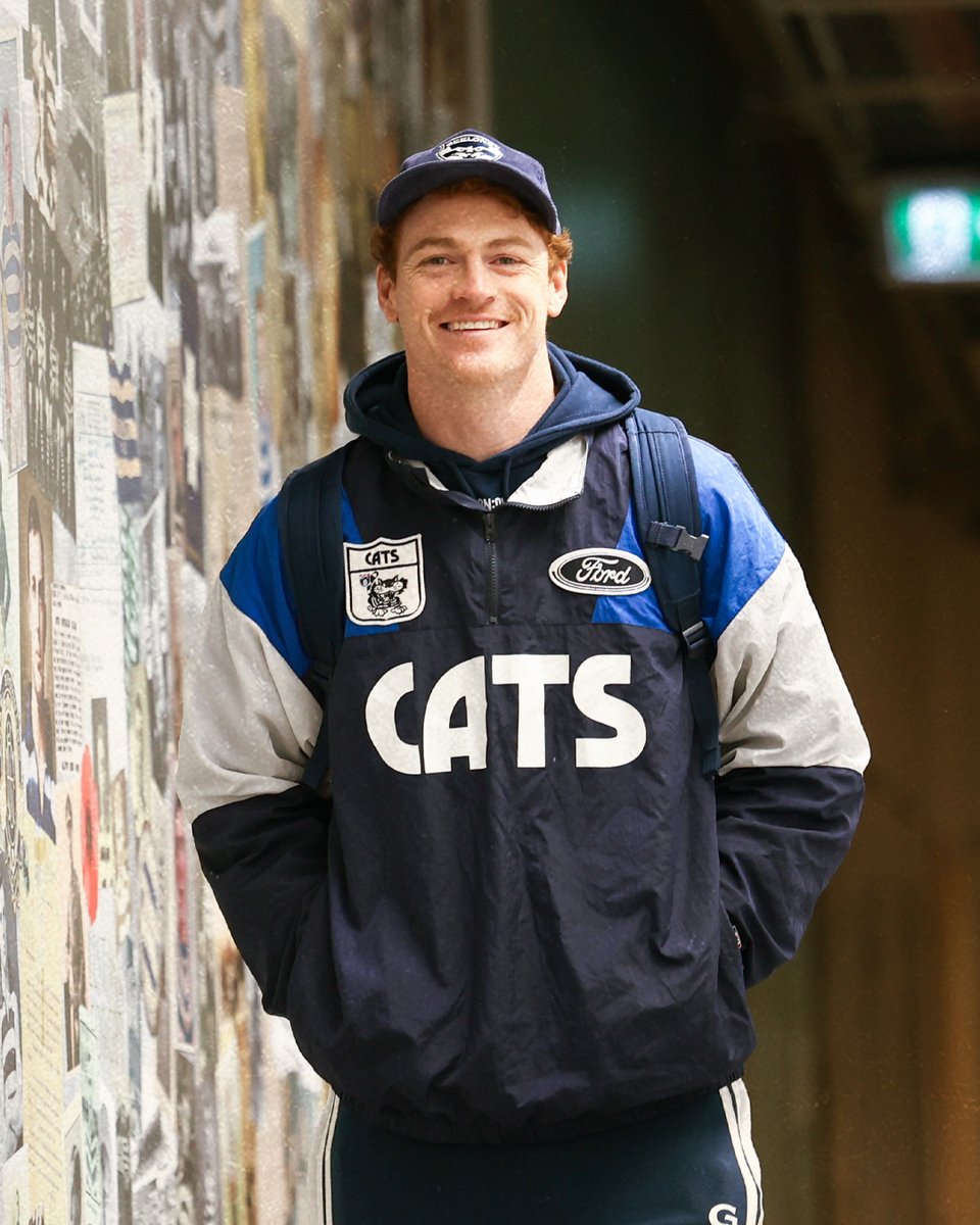 GeelongCats's tweet photo. Rollin' in &amp; Rockin' Retro kit 🔥 #WeAreGeelong https://t.co/RPdz2r1GRN