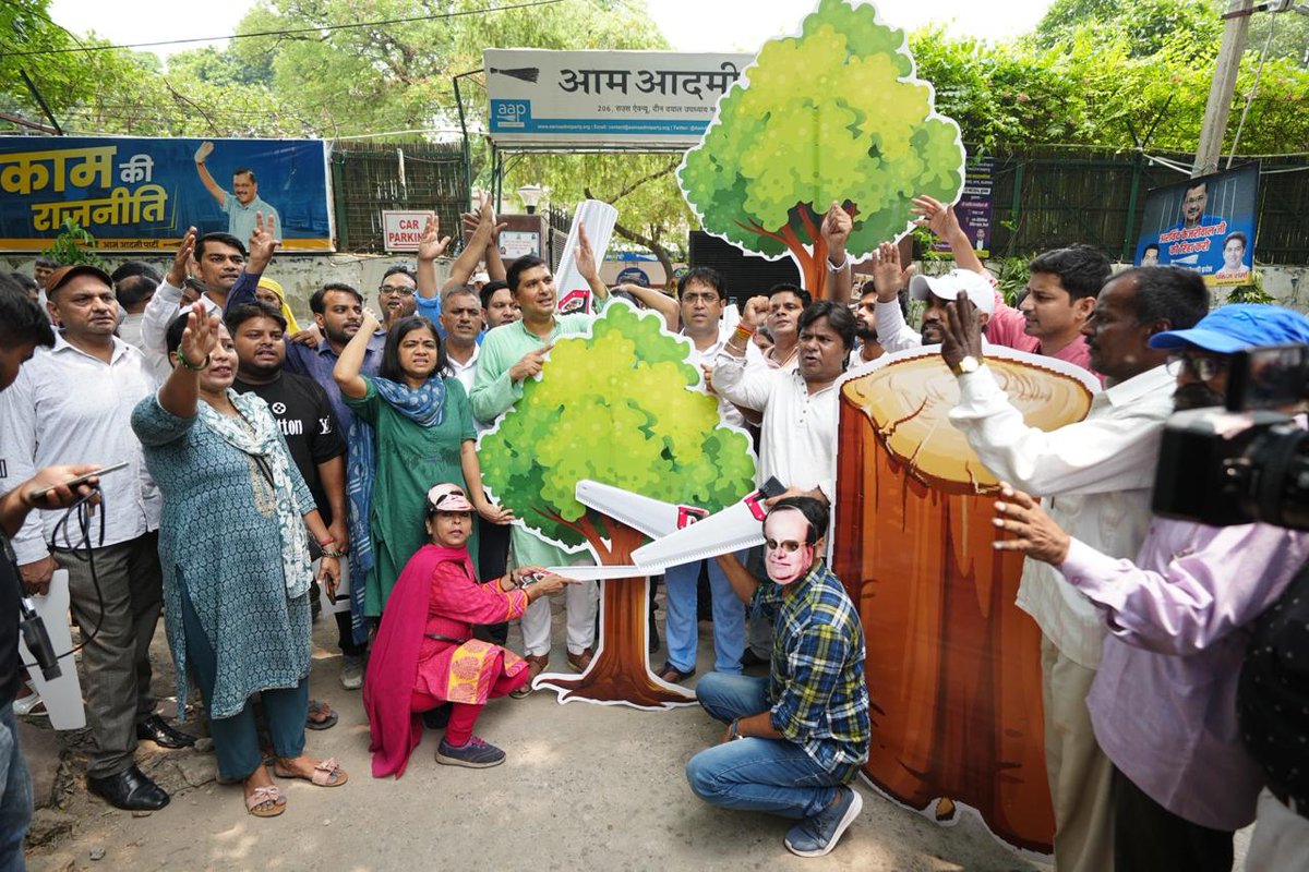 1100 trees are too valuable to lose. AAP is committed to stopping Mr. LG’s plan and making sure Delhi knows the impact. #AAPProtestsFor1100Trees