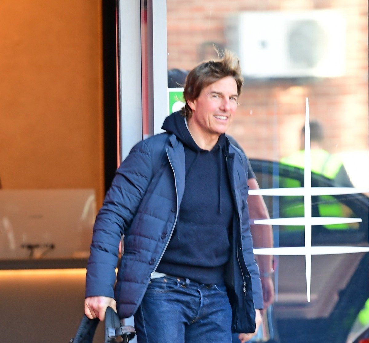 New pics from the Heliport. #TomCruise