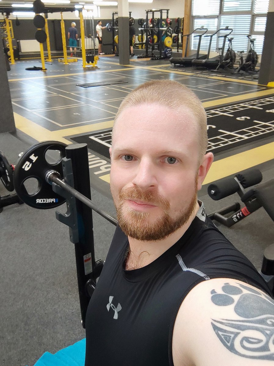 ApolloDobie's tweet photo. Woof! #gym #morining #bulk #gains https://t.co/zwWe3AaNGA