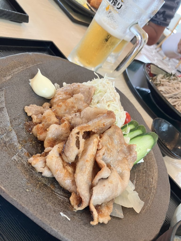 GolfSukesan's tweet photo. @Sattunyoroshiku ホントみんな上手すぎる😄
はじめてのゴルフ合宿⛳️
満喫してます👍🏻 https://t.co/sOp4r0vkPu