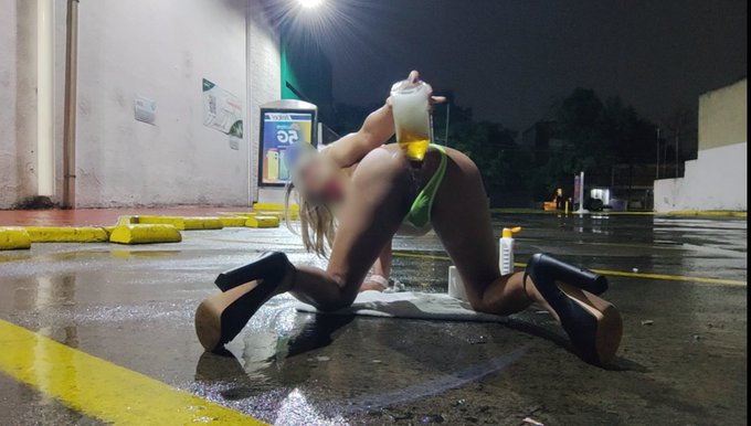 Ni la lluvia me quita lo cerda 🤭 https://t.co/AoS6IPExDc