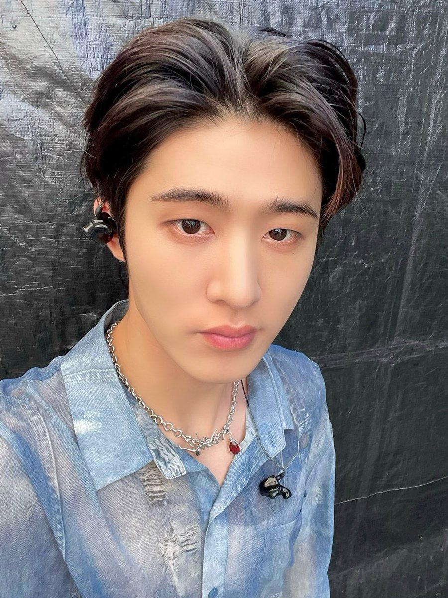 BI_131official's tweet photo. #Bcut 
더운 날씨에도 같이 워터밤 즐겨줘서 너무 고마워💙
감기 걸리지 않게 조심하기!
다음에 또 봐🤚 https://t.co/B29gIcmohm