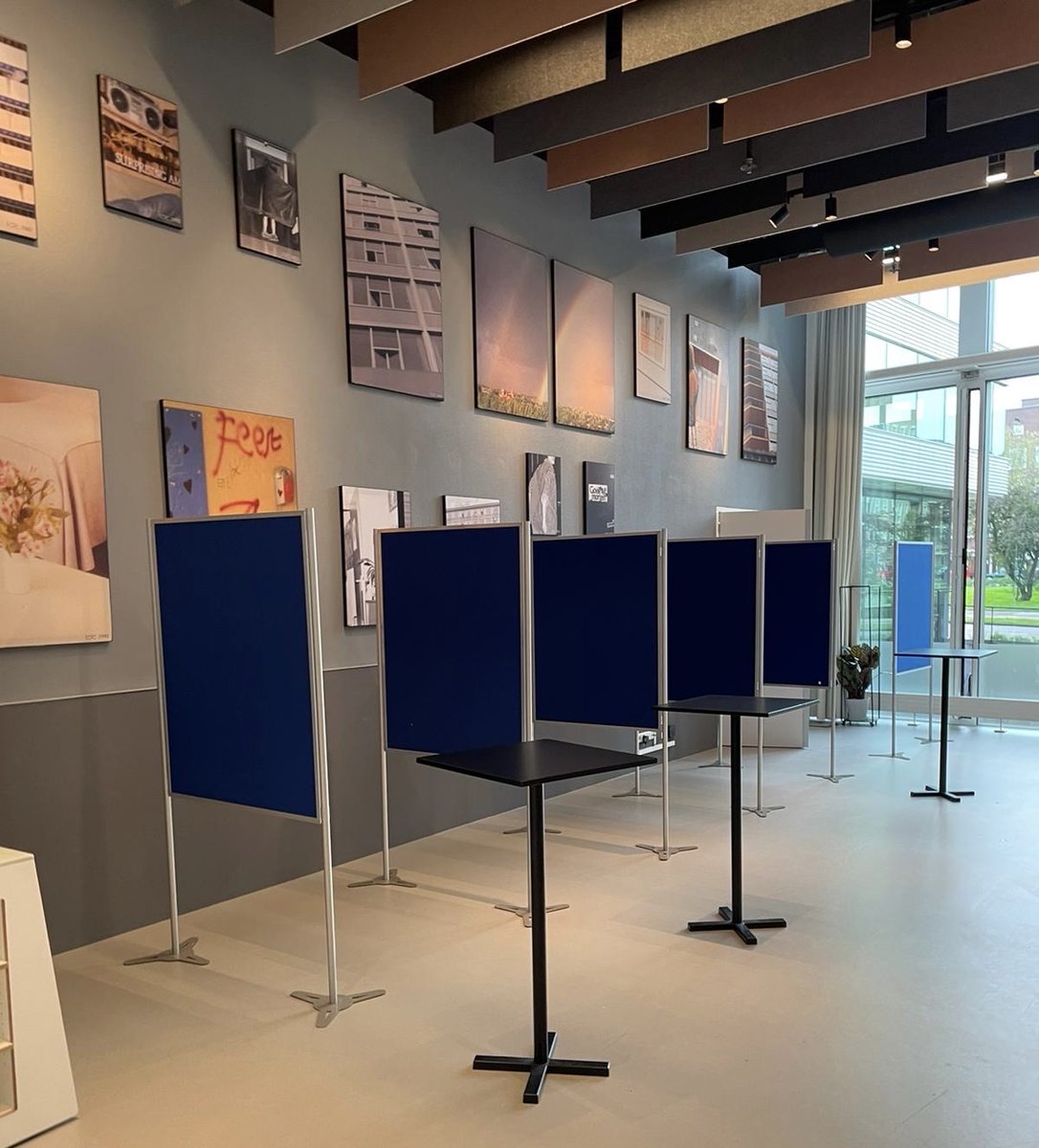 Expositiepanelen die de perfecte achtergrond vormen voor je presentatie! Ontdek ons assortiment en maak indruk op je publiek. #Expositiepanelen #Achtergrond #Indruk