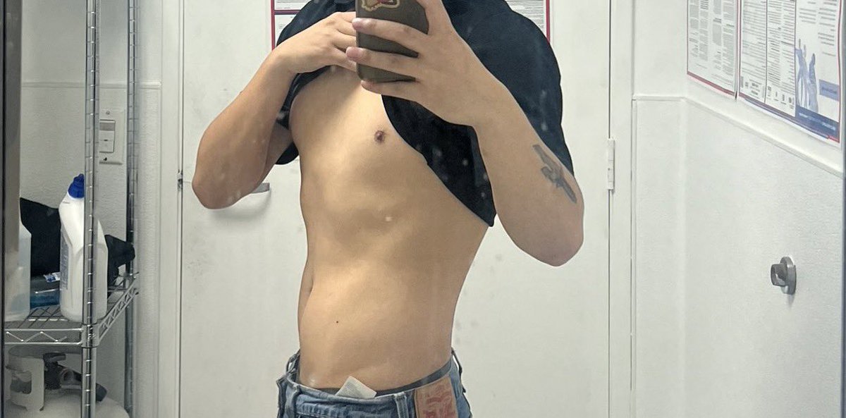 travsunny's tweet photo. when life is fucking u but ur hitting your goals https://t.co/9tYo3d1vvE