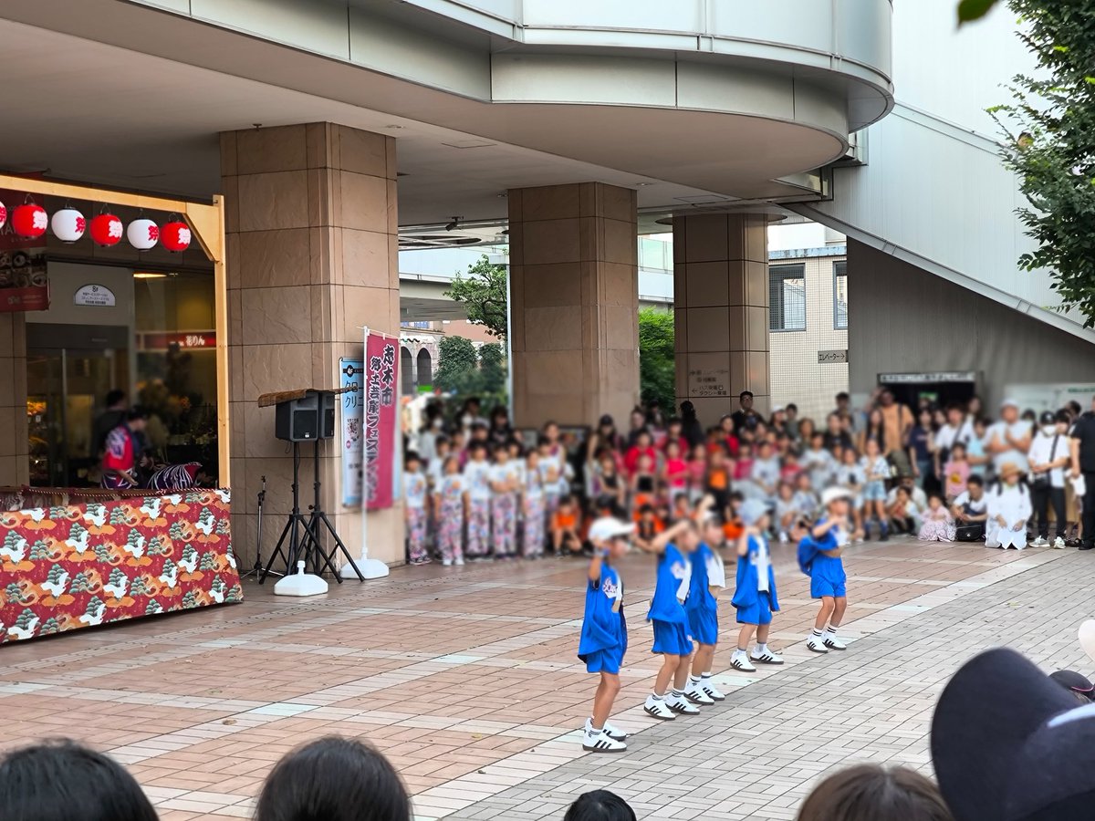 志木駅東口のマルイファミリー志木前では芸能フェスティバル開催中！
ダンスなどで盛り上がってますよ〜♫屋台の本格スタートは18 時〜です！
#志木市
#夏祭り
#お祭り