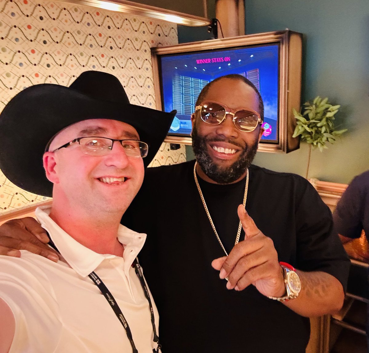 Actually Buzzin like a big kid to see <a href="/KillerMike/">Killer Mike</a> live in Glasgow - this man inspires me! 🤩

Means even more that it’s back in my old <a href="/UofGlasgow/">University of Glasgow</a> campus - right at <a href="/QMUnion/">Queen Margaret Union</a> the perfect place to preach “the importance and power of communities and collective responsibility” 🤓