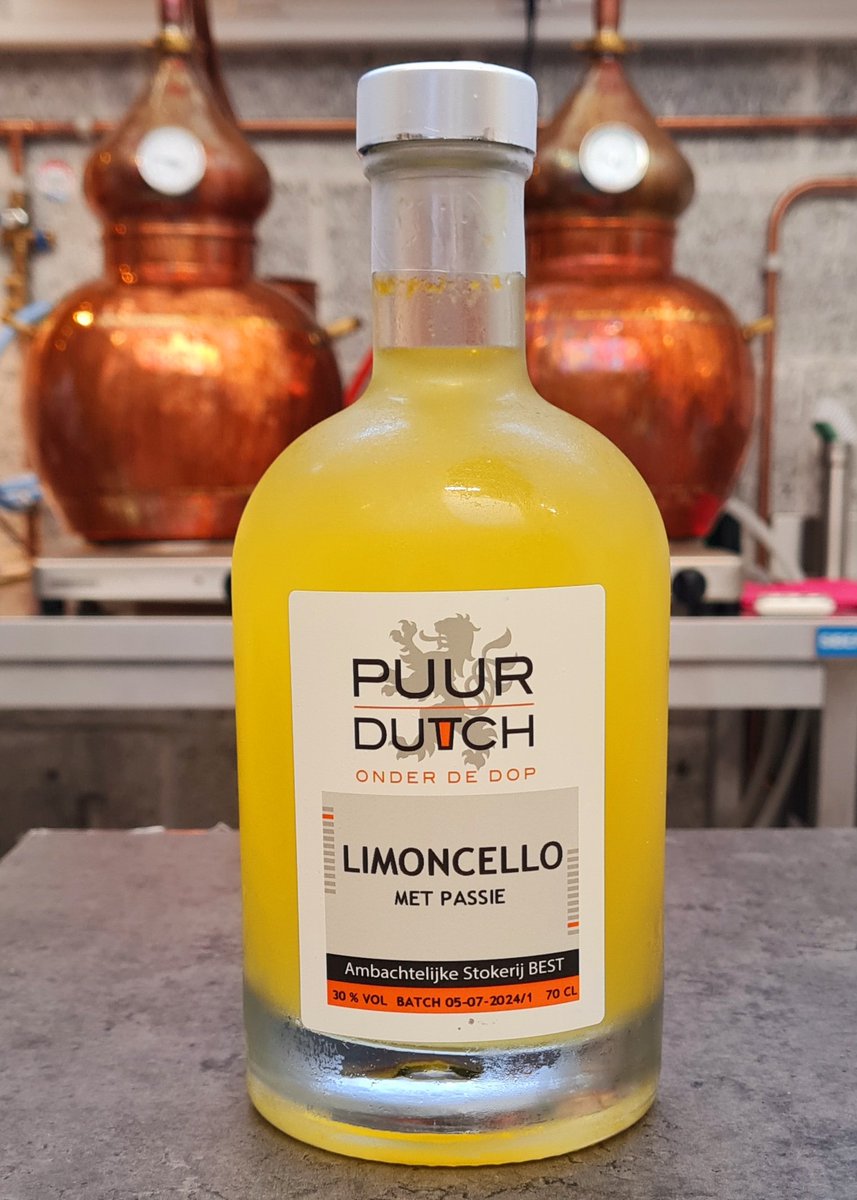 Puurdutch_nl's tweet photo. De lekkerste #limoncello. Limoncello met #passievrucht.
IJs en ijskoud. We hebben 6 verschillende cello's. We zijn open! Europaplein 1 in gebouw 32 BEST. #puurdutch #limoncello #passievruchtlikeur #workshop #destillery #destilleerderij #stokerij #orangcello @Best_bijzonder https://t.co/nwZ1HYZPU9