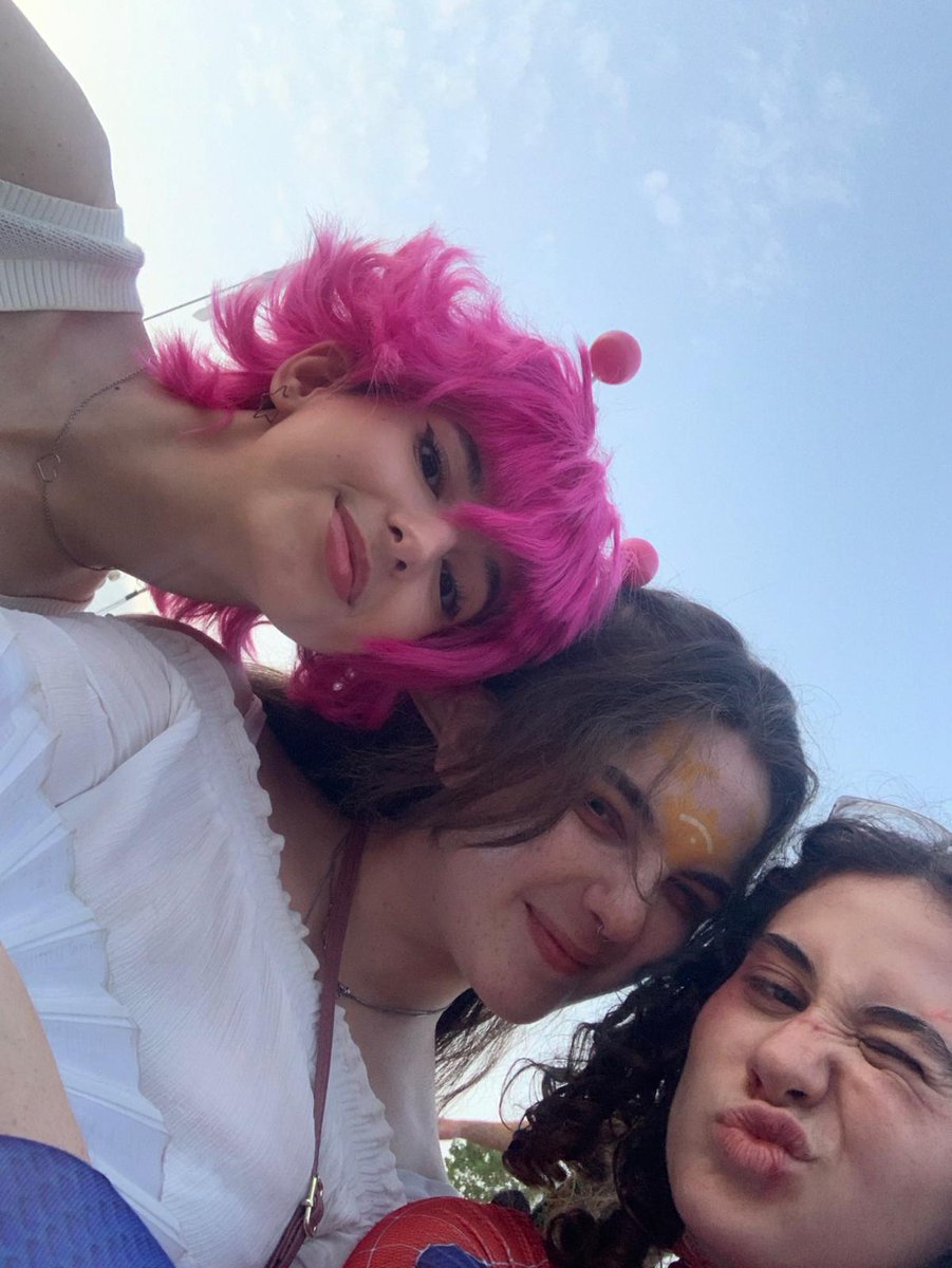 LOVER0FMIN3's tweet photo. zelda and saiki beat up spiderman (real) https://t.co/ThDFbgHDWd