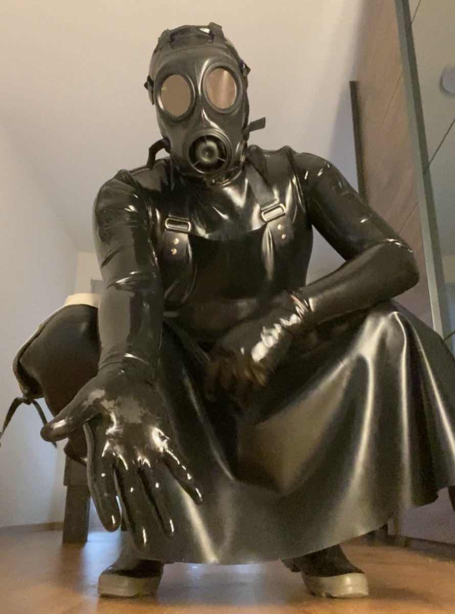 fullrubforever's tweet photo. Only happy in Fullrubber🖤

#gayrubber #rubbergay #gayheavyrubber #fullrubbergay https://t.co/69uePwLg3u