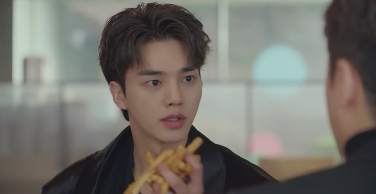 kdrama_menfess's tweet image. •kdm• 🔥⚠️ SWEET HOME S3                                                                    
demon                              🤝                         monster

kelakuannya sama aja ngambil makanan di genggam