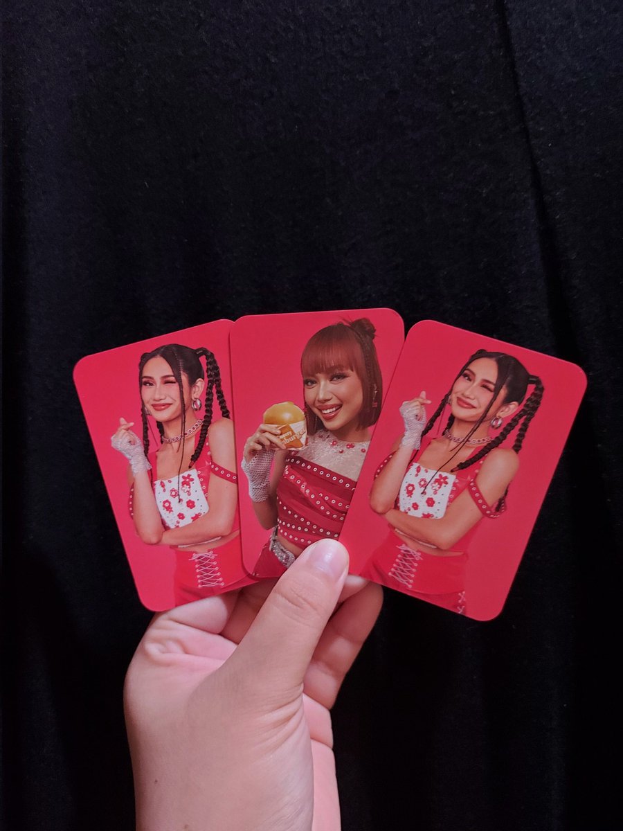 cashchaeng's tweet photo. sheena &amp; gwen jollibini pcs
– PHP 120 each + 15 pf
- if trade, want mikha or stacey
– location: cebu
– mod: jnt
– mop: gcash, maya

wts lfb wtt lft ph bini hambebe jollibee burger heart photocard https://t.co/rPHIPbXg4E