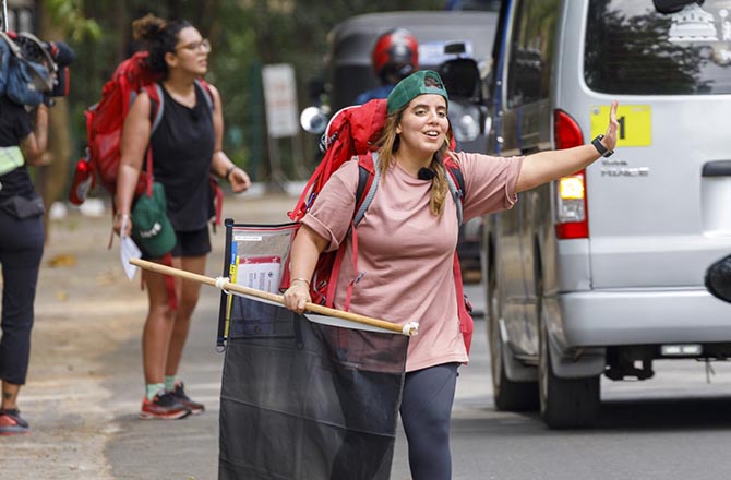 LeThomasOFF's tweet image. L'humoriste française #InèsReg fête aujourd’hui ses 32 ans. 🥳

2019 : Une de ses phrases "C'est quand que tu vas mettre des paillettes dans ma vie, Kevin ?" provoque un buzz sur les réseaux sociaux.

2022 : Elle gagne la saison 16 de Pékin Express avec sa sœur Anaïs.