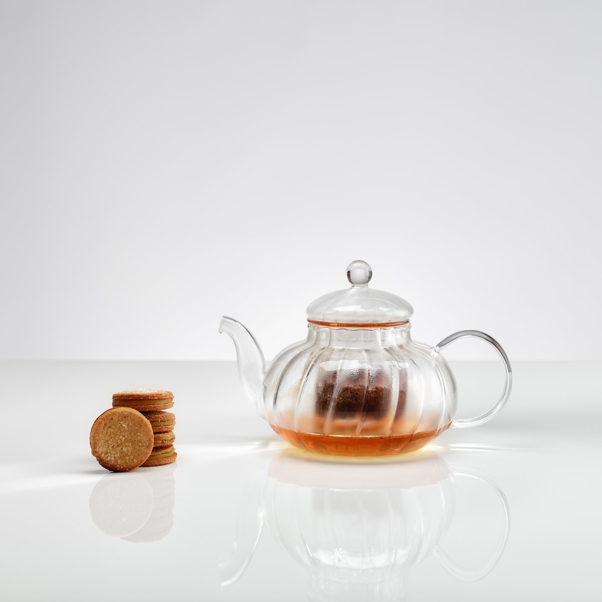 RteAmbivium's tweet photo. ¿Eres más de café o de té? ¿O ambos? En nuestra sobremesa te ofrecemos una selección única de los productos de los elaboradores más prestigiosos. Y siempre los preparamos con las técnicas escogidas para alcanzar el máximo potencial en tus sentidos. #cellarium #sobremesa #armonías https://t.co/V47EAMASBx