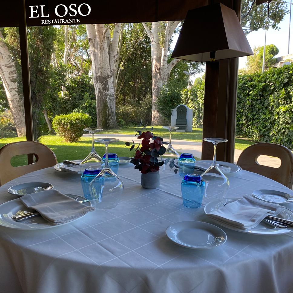 ¡Feliz Día del Amigo! 🎉👫 Ven a celebrar en Restaurante El Oso con nuestros deliciosos platos asturianos. ¡Haz tu reserva ahora y brinda con nosotros! 🍻 #DíaDelAmigo #restauranteeloso