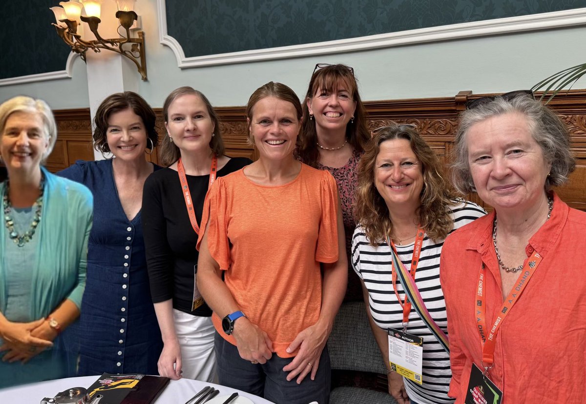 Last year at #TheakstonsCrime I asked a man to take our photograph - who turned out to be Mick Heron. This year he kindly took our photograph again in what we hope is an annual tradition! Here we are, the West Dean Agathas with our wonderful tutor <a href="/ellygriffiths/">Elly Griffiths</a> and special guest