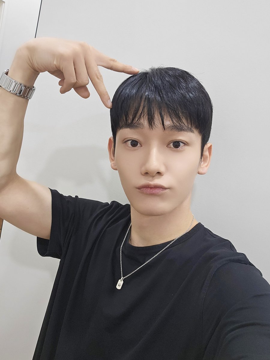 CHEN_official tweet media