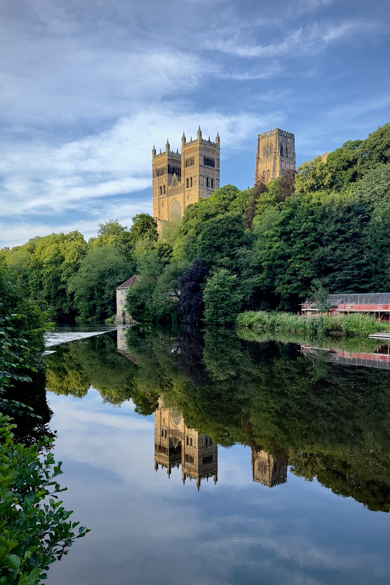I know everyone and their dog has photographed the riverside at Durham but its just so damn pretty you can't walk by without adding a few more to the pot

#Durham #shotoniphone