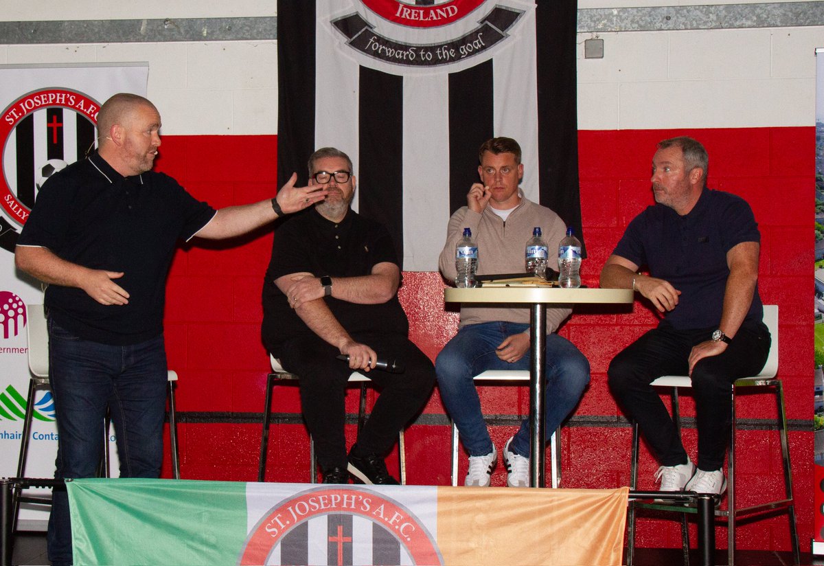 StJosephsafc53's tweet photo. Many thanks to all who took the time out to attend last night. We had over 200 leaders, parents, players and guests. We said it would be a new experience. Thanks to Steve, Coachingbadges podcast, Ian Morris Never stop learning.#fttg #coachdevelopment #educatingfootball https://t.co/6hwtTX8WeA