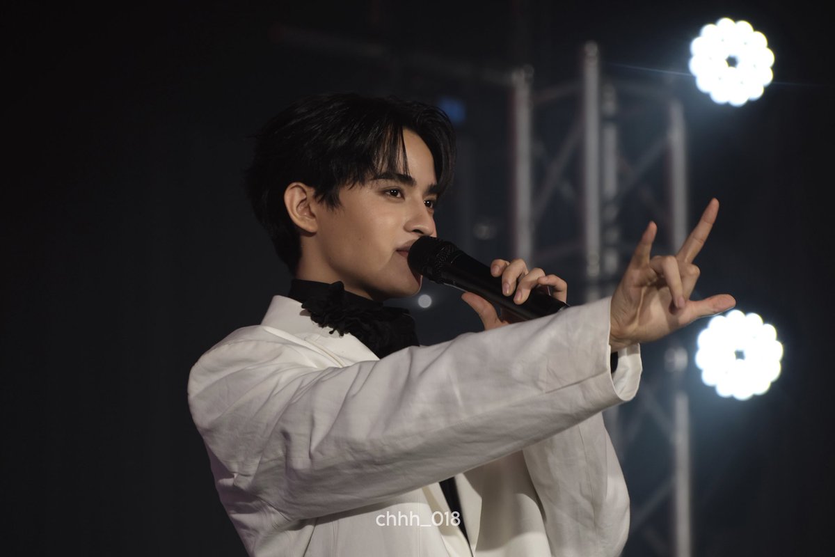 chhh_018's tweet image. Love you🤟🏻

#BCGeneratorfanmeetinginbkk
#barcodetin @BarcodeTin