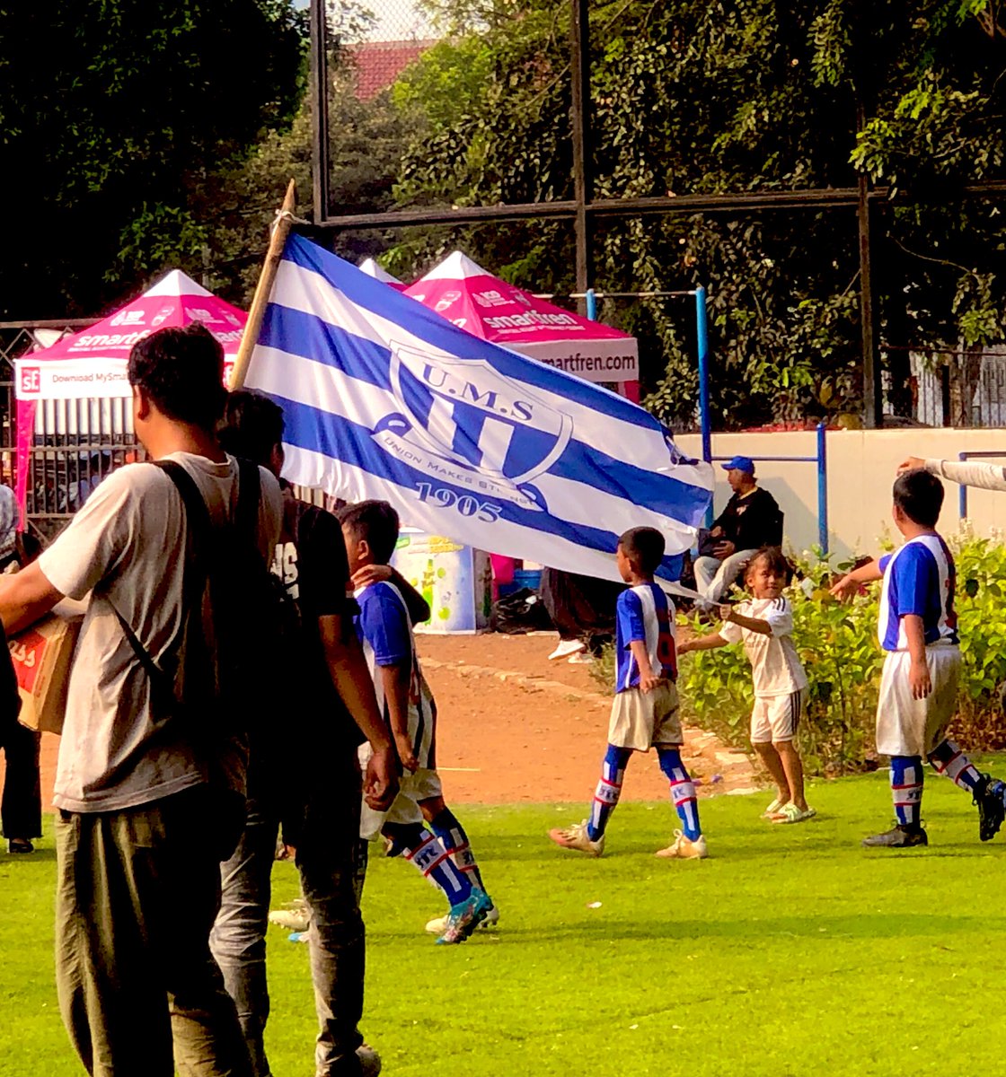 Legendary1928's tweet image. UMS, kelab legendaris dari Jakarta. Pemain-pemain mereka sudah memberikan banyak prestasi untuk Persija dan juga timnas Indonesia.

Bersatu untuk Kuat!
