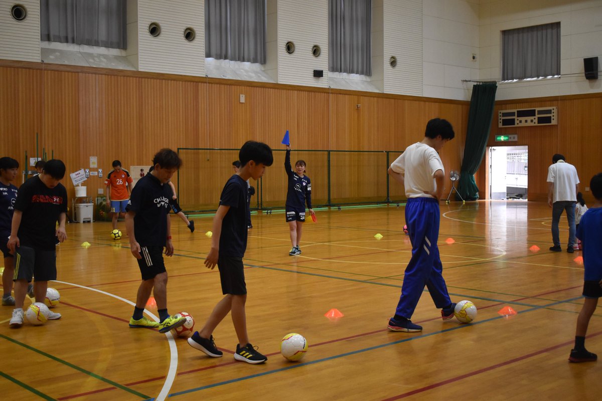 albirexL's tweet photo. ／
フットサル教室に参加しました💙🧡
＼
本日、#武田あすみ 選手と #長崎咲弥 選手が #新潟ふれ愛プラザ体育館 で開催されたパラフットサル教室に参加☺
30名強の参加者といっしょに、ボールタッチやシュートのトレーニング後、#ウォーキングサッカー を楽しみました⚽

#albirexL #パラスポーツ https://t.co/CEyvXzyDHy