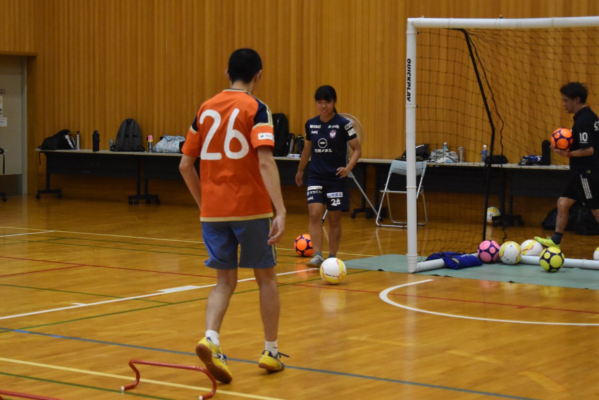 albirexL's tweet photo. ／
フットサル教室に参加しました💙🧡
＼
本日、#武田あすみ 選手と #長崎咲弥 選手が #新潟ふれ愛プラザ体育館 で開催されたパラフットサル教室に参加☺
30名強の参加者といっしょに、ボールタッチやシュートのトレーニング後、#ウォーキングサッカー を楽しみました⚽

#albirexL #パラスポーツ https://t.co/CEyvXzyDHy